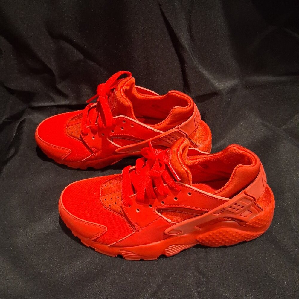 Red Nike Huarache